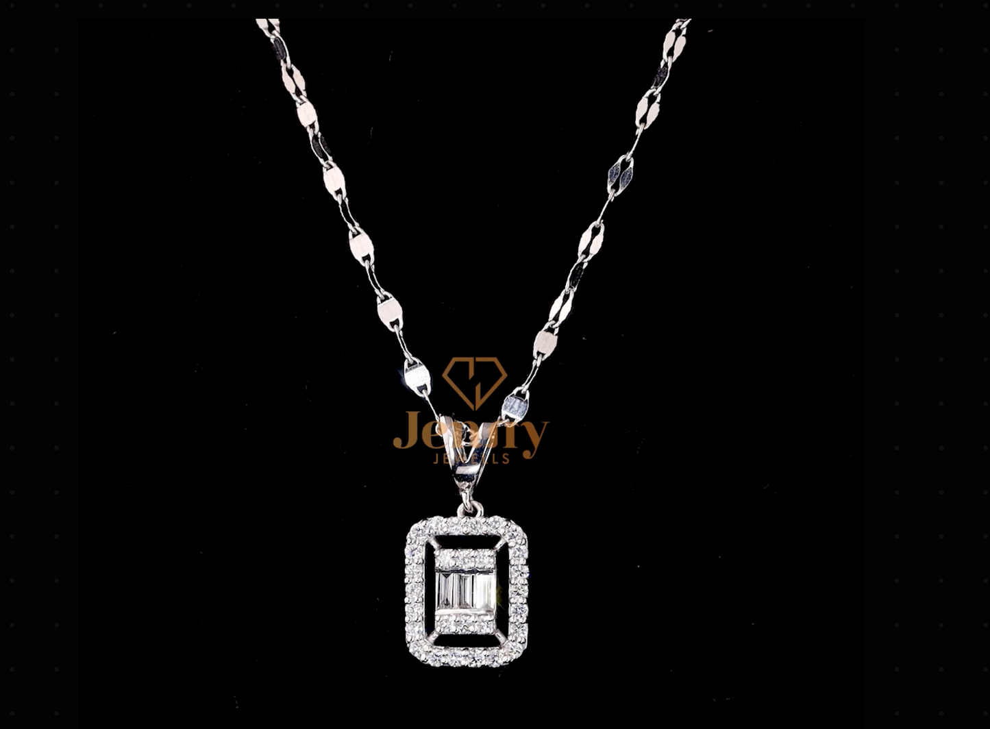 Gucci Cut gold chain with an elegant pendant, available in white, yellow, or rose gold. A luxurious and timeless accessory for any occasion."
