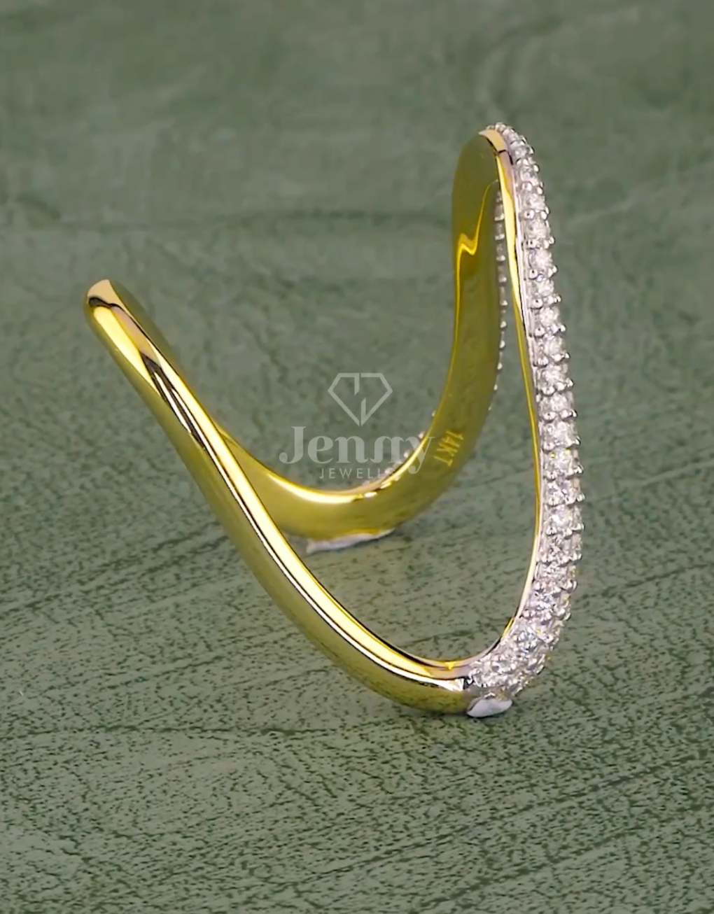 Eterna Curve 0.66 Carat Diamond Band (E-VS1) | Jenny Jewells