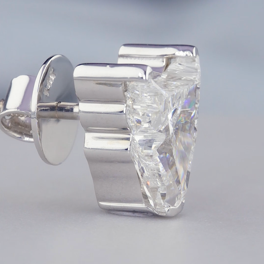 2.07 CT Bull Cut Lab-Grown Diamond Men's Stud Earring | IGI Certified | Gold & Platinum