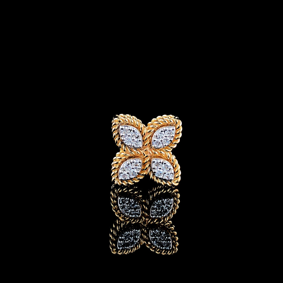 Flower Pendant with lab-grown diamonds, set in white, yellow, or rose gold. A timeless floral-inspired jewelry piece symbolizing beauty and elegance.