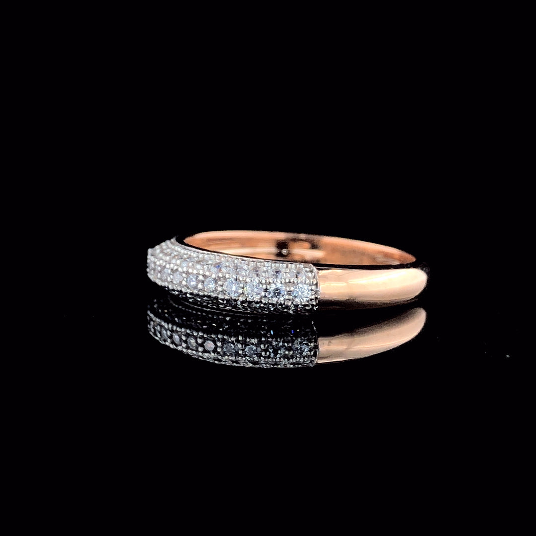 Nova Ring with a criss-cross gold design, featuring lab-grown diamonds in white, yellow, or rose gold. A modern and elegant jewelry piece inspired by celestial beauty.