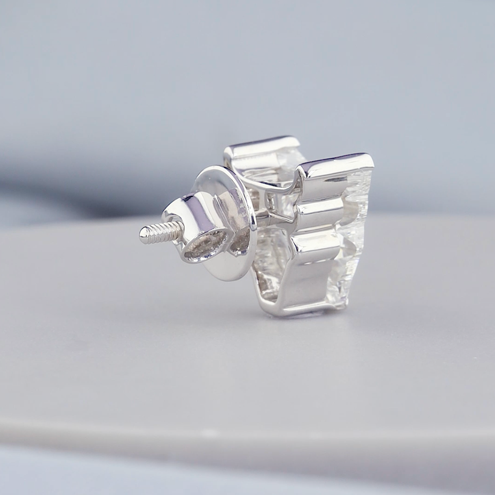 2.07 CT Bull Cut Lab-Grown Diamond Men's Stud Earring | IGI Certified | Gold & Platinum