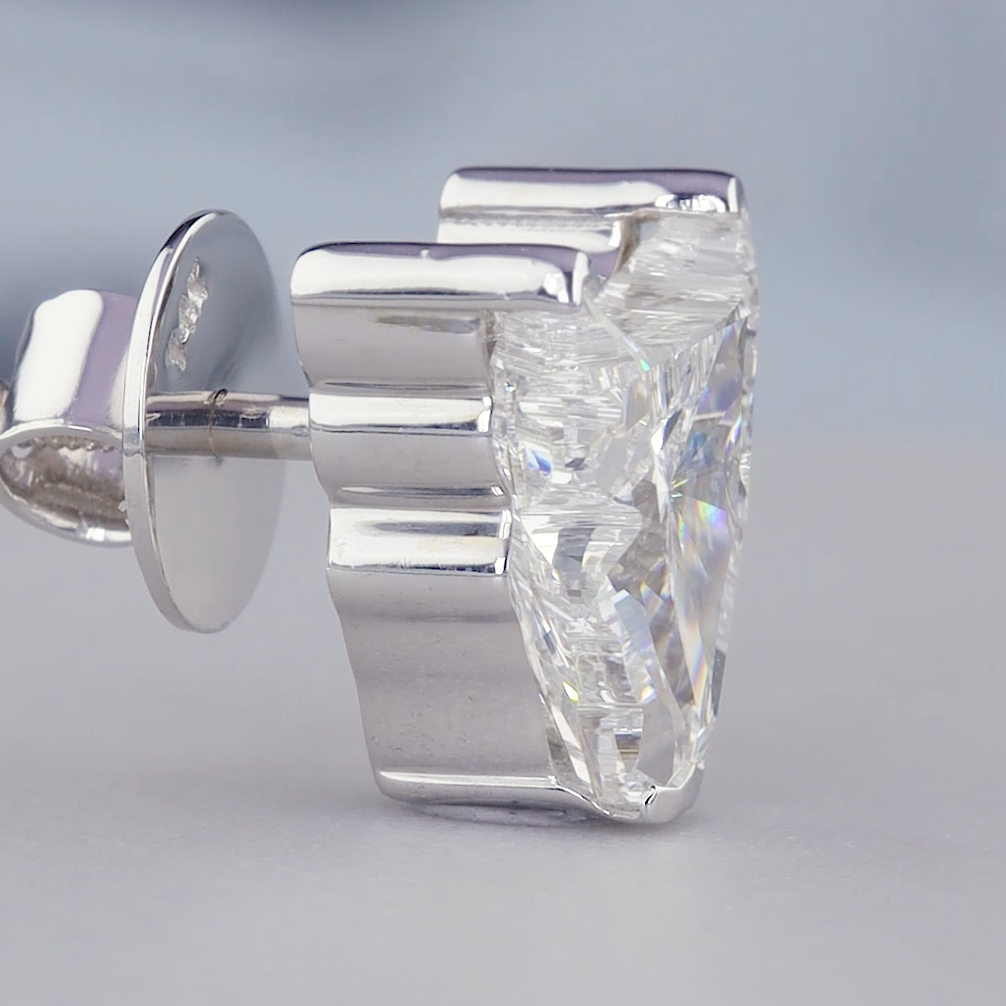 2.07 CT Bull Cut Lab-Grown Diamond Men's Stud Earring | IGI Certified | Gold & Platinum