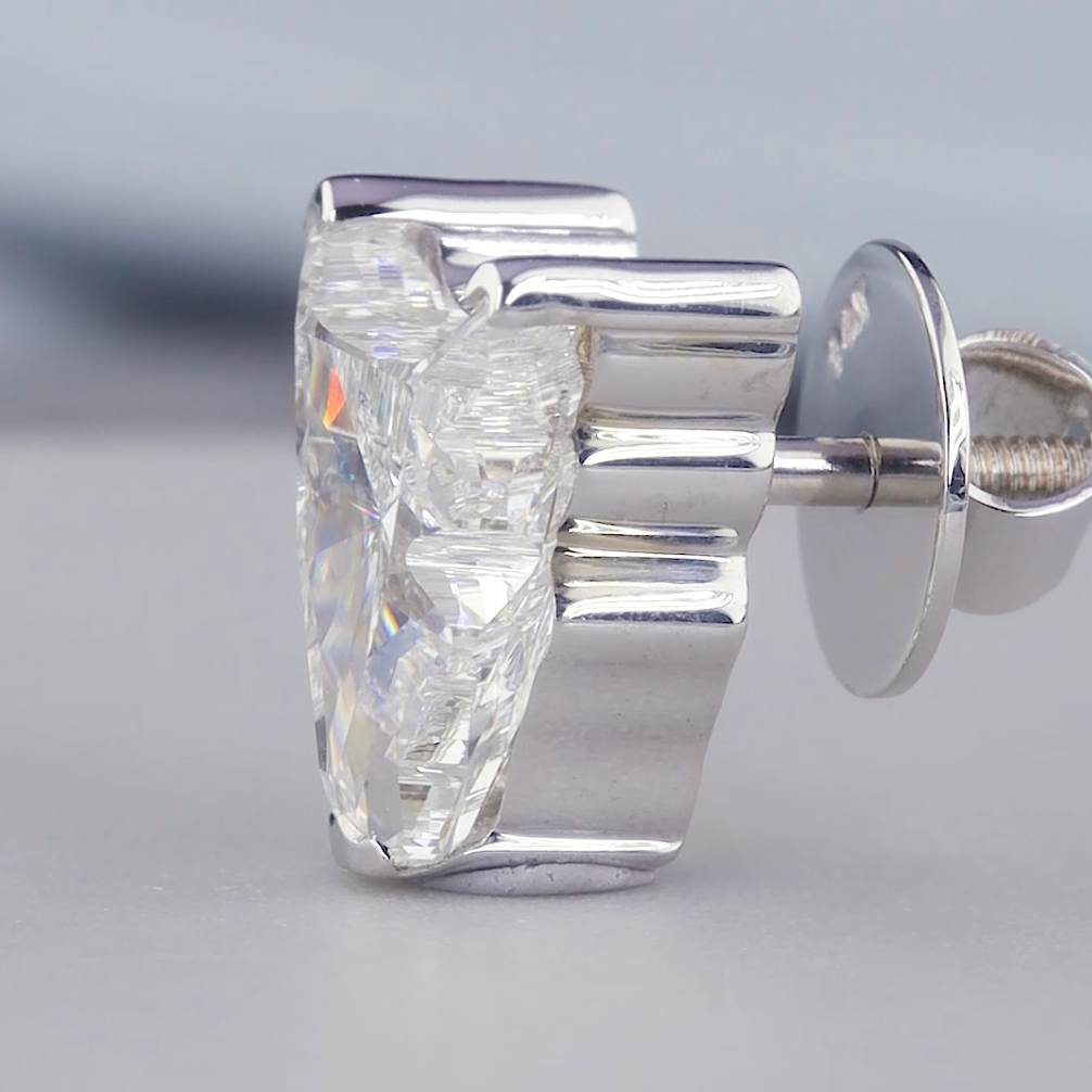 2.07 CT Bull Cut Lab-Grown Diamond Men's Stud Earring | IGI Certified | Gold & Platinum