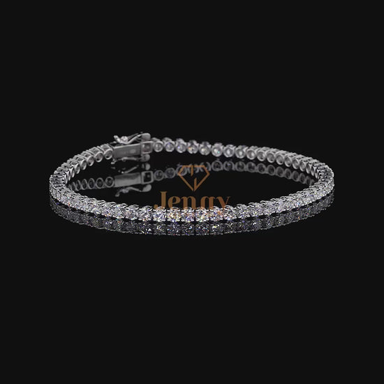 Round diamond bracelet in white, yellow, or rose gold. A timeless and elegant jewelry piece designed for special occasions and everyday luxury.