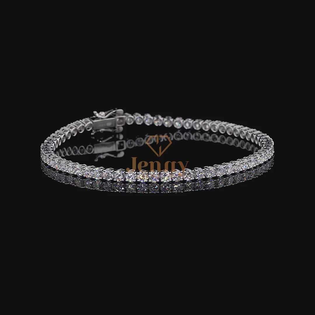 Round diamond bracelet in white, yellow, or rose gold. A timeless and elegant jewelry piece designed for special occasions and everyday luxury.