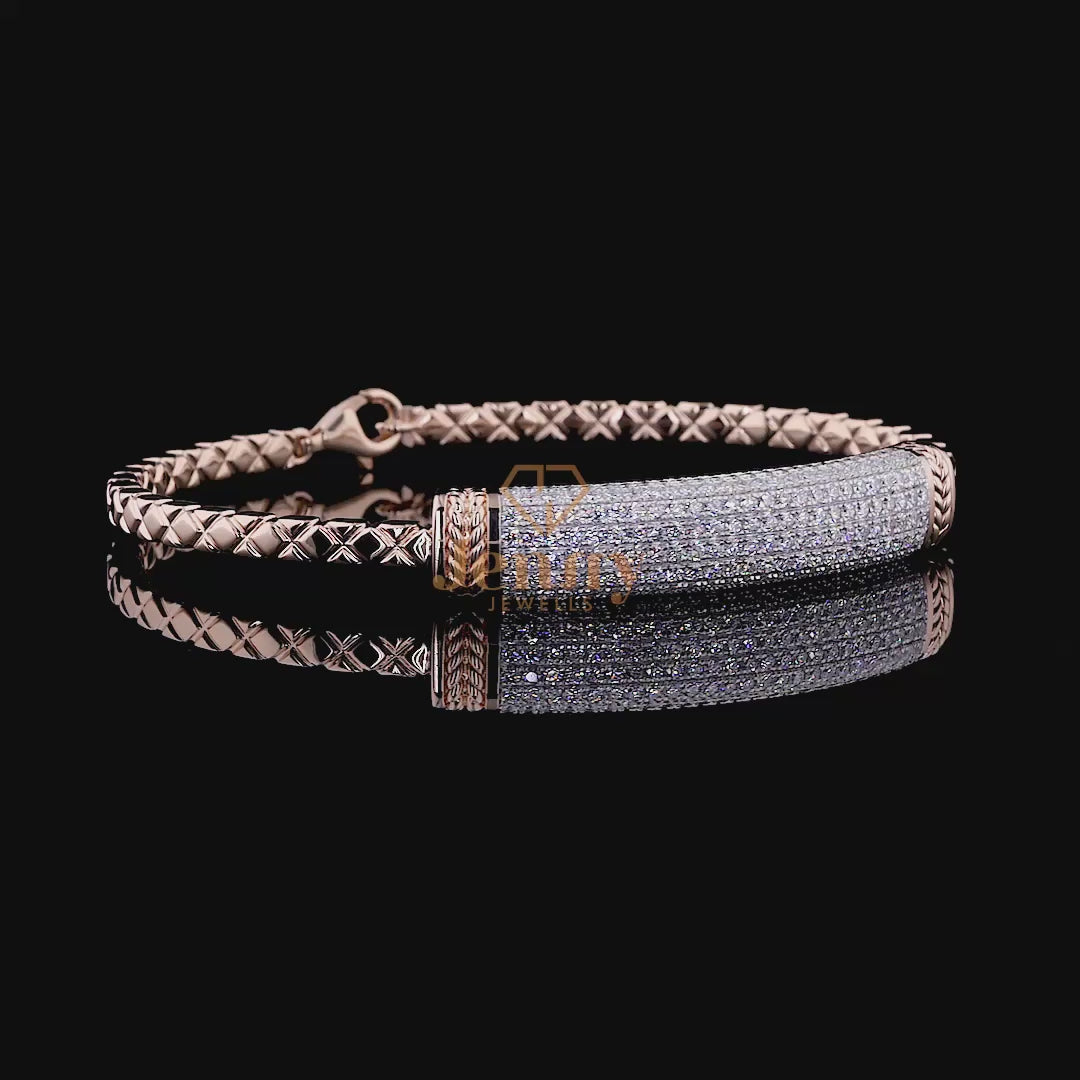 Men’s Diamond Bracelet with a 3.30 CT round-cut diamond, set in white, yellow, or rose gold, and platinum. A luxurious and stylish jewelry piece for the modern gentleman.
