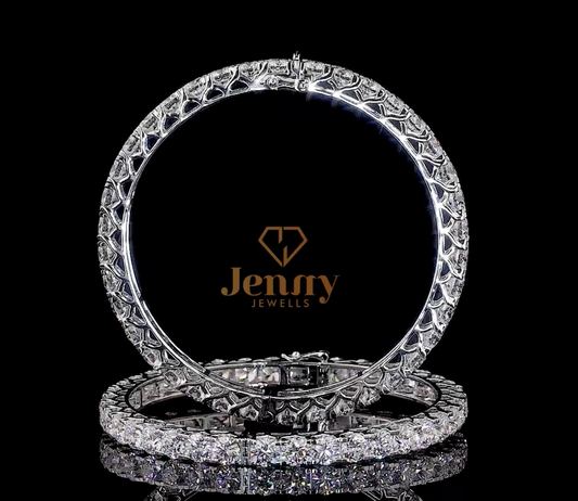 Single solitaire diamond bangle in white, yellow, or rose gold. A minimalist yet luxurious jewelry piece with a brilliant diamond centerpiece.